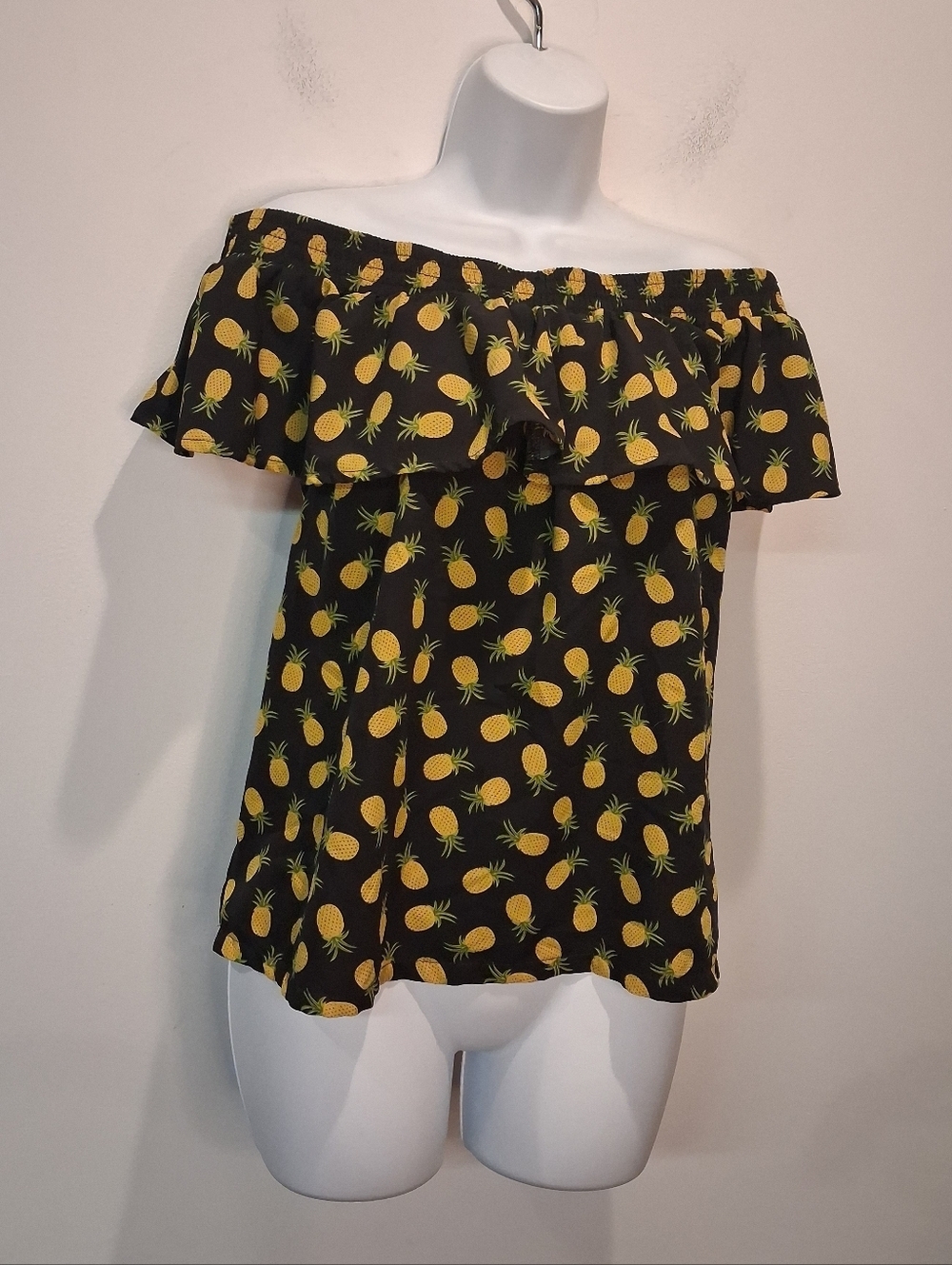 Unique Vintage Size L Novelty Pineapple Print Blouse